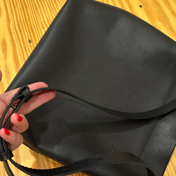 Madewell Black Leather Bucket Bag - Picture 12 of 15
